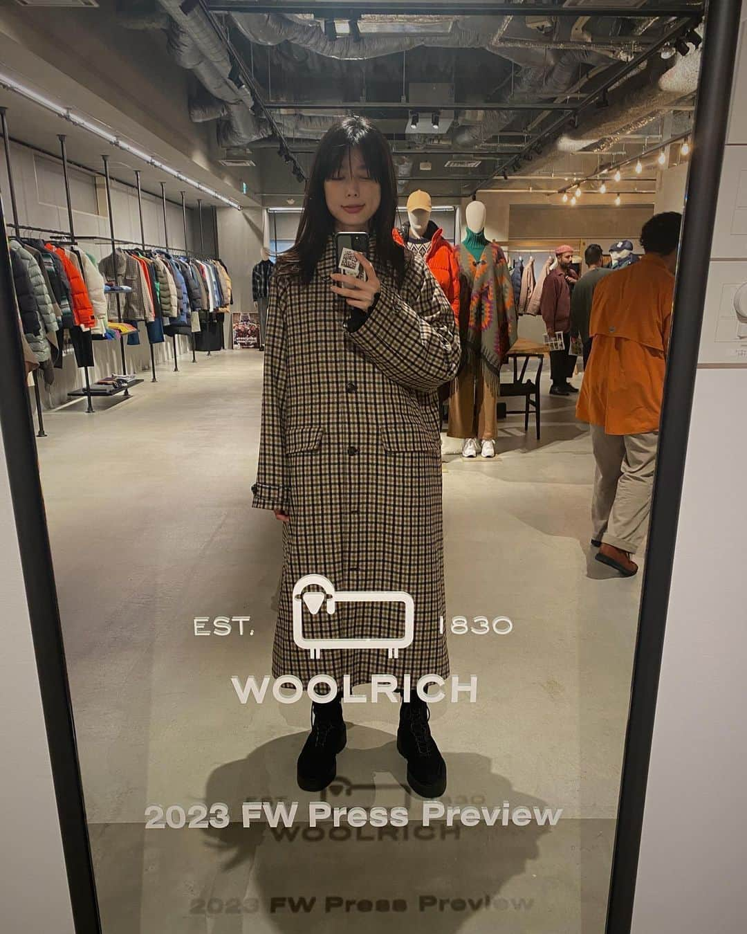 吉倉あおいさんのインスタグラム写真 - (吉倉あおいInstagram)「🐏💖 @woolrich  #まゆげ服 #fw#秋冬コーデ」6月23日 16時58分 - aoi_yoshikura