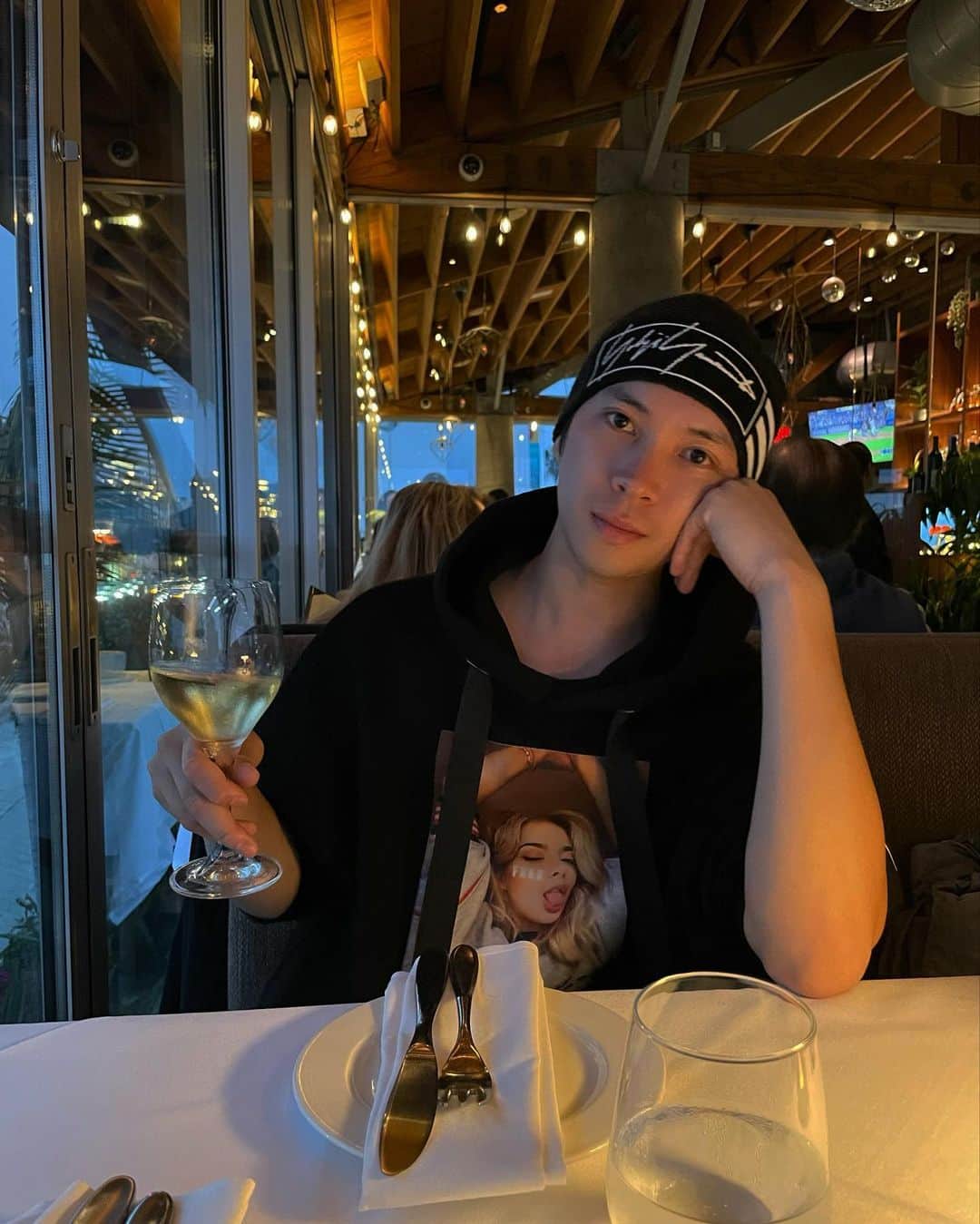 榿澤涼太のインスタグラム：「. 🦐🍾  #thelobster #losangeles #california #santamonica」