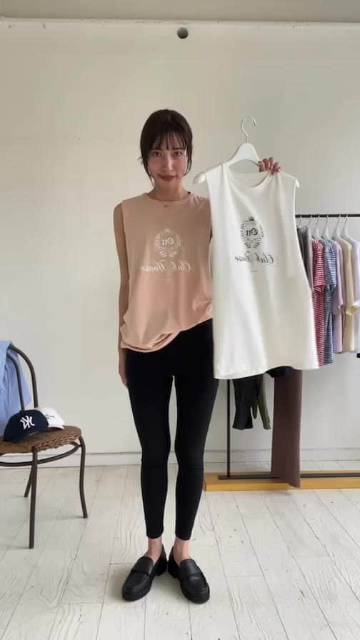 のインスタグラム：「📢onetwothree Athletics 6/23 20:00~Launch  onetwothree Athletics ライフスタイルの変化、健康的な身体によって自身の精神がより良くなること...🌿 大事なのは食事、運動、思考。 ここ数年徐々にそう思うようになりました😌 中身や本質を求めて自身のライフスタイルを向上させていく。 そんな皆さんに向けたコレクションになっています🤲🏻  デイリーに楽しめるTシャツやタンクトップをはじめ、リゾート気分が高まるショーツやフルレングスのドレス、スポーティなブラトップにレギンス、ナイロン素材のパンツなどが一斉ラインナップします。 アスレチックウェアとしての着心地を追求しながら、ラグジュアリーなエッセンスを取り入れた「onetwothree Ateletics」をぜひお楽しみ下さい。   #onetwothree__」