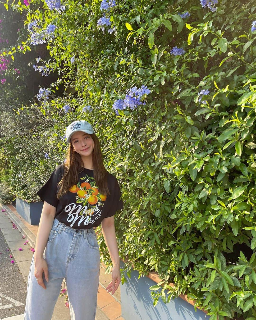 野崎萌香さんのインスタグラム写真 - (野崎萌香Instagram)「💐👖☀️🐣  CAP... @typeservice.web_japan  T shirt... @mardi_mercredi_japan  Denim... @trifle_official」6月23日 17時22分 - moeka_nozaki