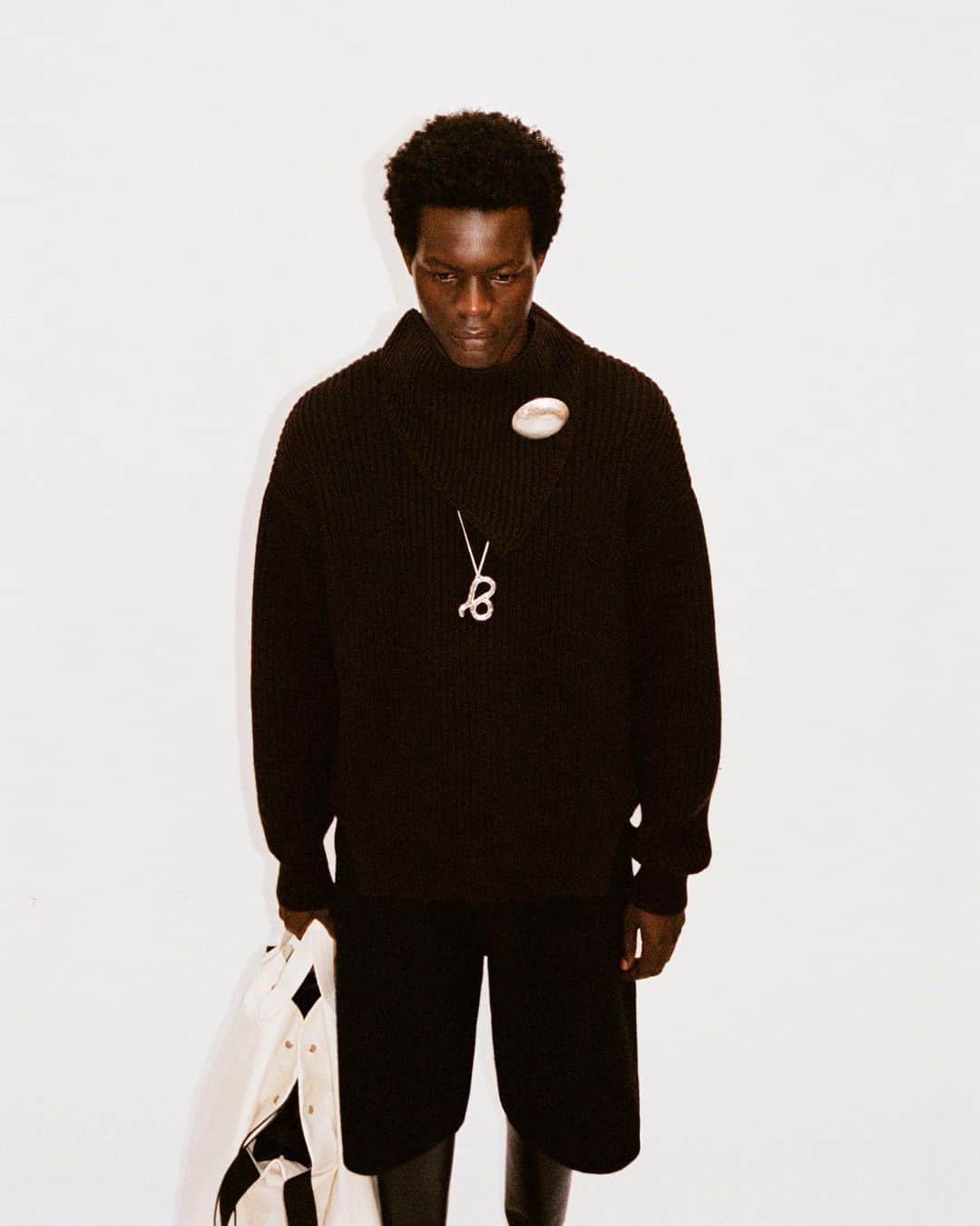 ジルサンダーのインスタグラム：「#JILSANDER Men’s Prefall 23 Collection @d.avit  Now available online and in selected stores #JilSanderbyLucieandLukeMeier」