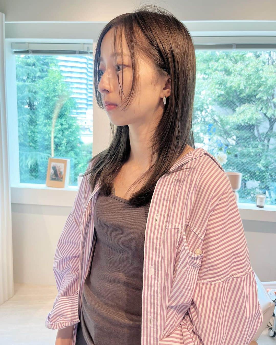 新倉真奈美さんのインスタグラム写真 - (新倉真奈美Instagram)「lavender gray❤︎  顔周り少しぷつっと 束っぽくpointに✂︎」6月23日 17時25分 - mana0809