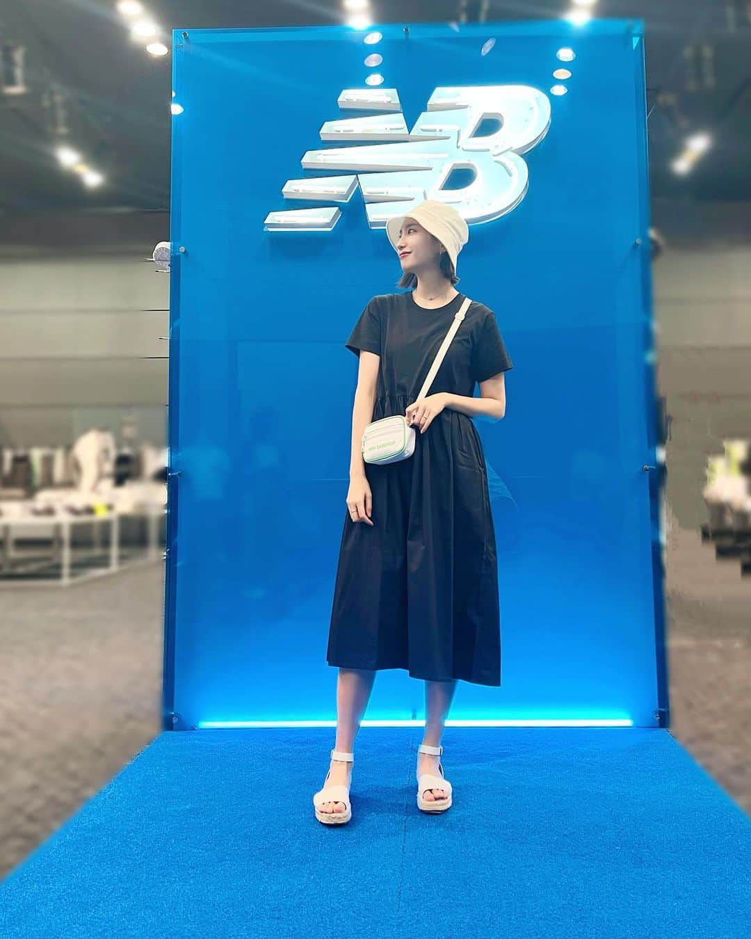 中島亜莉沙のインスタグラム：「NB GOLF 24春夏の 展示会に行ってきました💙 @newbalancegolf_japan   アイテムの種類が多く デザインも凝っていて素敵だった！  新しいテイストのウェアもあったので 来年もさらに楽しみ☺️‼︎  ちなみに今季のバケハは 普段着でも合わせやすくて ほぼ毎日被ってるよ🫣🤍  #newbalance #newbalancegolf  #ニューバランス #ニューバランスゴルフ #ゴルフ #ゴルフウェア #ゴルフコーデ #スポーツウェア #ゴルフ女子 #スポーツ女子 #コーデ紹介 #夏コーデ #キャディーバッグ#ゴルフシューズ #golf #골프　#골프여자　#尔夫球 #高尔夫」