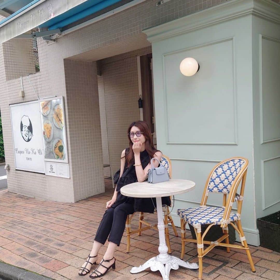伊藤友里のインスタグラム：「かわいくておいしいクレープ屋さんも梯子しました👗🫖🍽️  私はお食事クレープ派🙋‍♀️  #クレープスノカオイ #クレープ #ガレット」