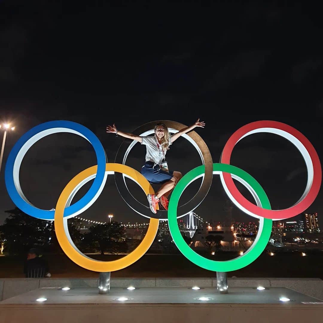 アイリーン・シラグサのインスタグラム：「Happy Olympic day everyone And Happy Birthday to me🫶🎂 #tantononlidimostro30  #birthdaygirl #june #roadtome」