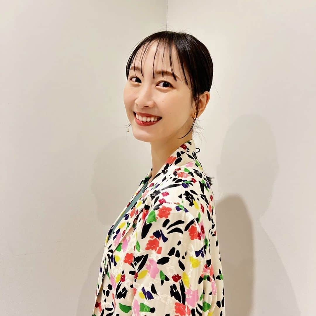 松井玲奈さんのインスタグラム写真 - (松井玲奈Instagram)「6/27(火)19:00〜O.A.「ザ！世界仰天ニュース」2時間SPに出演します🌎✨ お楽しみに！ #仰天ニュース」6月23日 18時01分 - renamatui27