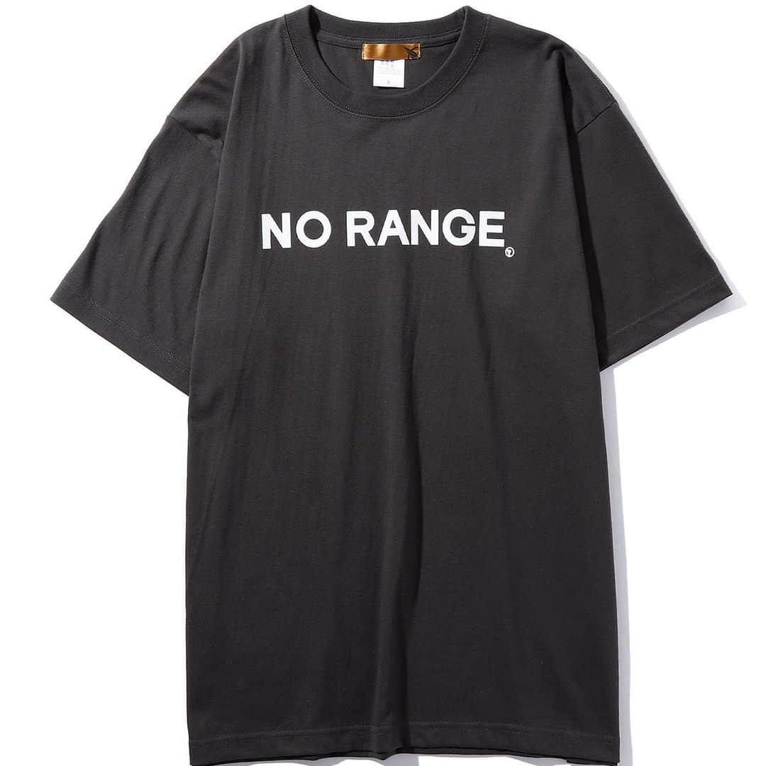 ORANGE RANGEのインスタグラム：「👚#縁舞 台湾限定モデルTシャツ👚  「NO RANGE」Tシャツの[JOURNAL STANDARD LIMITED]モデルが台湾で限定リリース!!  6月22日に名古屋CLUB QUATTROでCreepy Nutsとの対バンにて、自身主催の「縁舞 -vol.16- 〜クアトロ肆戦〜」の国内公演を終了したORANGE RANGEが、いよいよ来週6月28日に迎える台湾のZepp New Taipeiで開催する日台友好対バン企画Zepp Premium 第5弾「縁舞 vol.16 〜Zepp Premium編〜」の開催を記念した限定モデルのTシャツをリリース。  これまでに販売した、ORANGE RANGE×NO COFFEE×吉田ロベルト™によるトリプルネームの「NO RANGE」Tシャツに加え、今回は[JOURNAL STANDARD LIMITED]モデルとして台湾のJOURNAL STANDARD 台北 誠品信義店と、会場のZepp New Taipeiにて限定販売決定。  [JOURNAL STANDARD LIMITED] ORANGE RANGE×NO COFFEE×吉田ロベルト™ トリプルネームTシャツ（Zepp Premium Edition）  カラー：スミクロ　＊台湾限定販売 サイズ：S/M/L/XL 台湾販売価格：NTD＄1,200(tax in) 台湾販売期間：2023年6月28日〜、JOURNAL STANDARD 台北 誠品信義店・Zepp New Taipeiにて販売  ＼事後通販もあります📣／ 国内限定カラーも6月29日より、ORANGE RANGEオフィシャルグッズショップに登場。  カラー：アッシュ、スモーキーピンク サイズ：S/M/L/XL 日本販売価格：4,000円(税込) EC販売期間：2023年6月29日 12:00〜7月17日 23:59 お届け予定：2023年8月中旬 ※販売上限数に達し次第、 販売終了いたします。 ORANGE RANGEオフィシャルグッズショップ 🛒https://shop.orangerange.com/  #ORANGERANGE #縁舞 @orangerange_official」