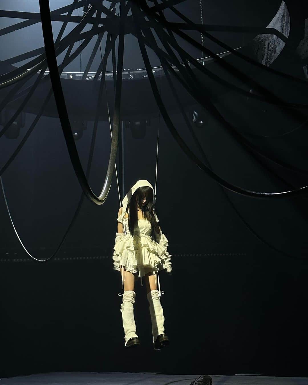 チェ・イェナさんのインスタグラム写真 - (チェ・イェナInstagram)「지금 Wicked love MV가 선공개 되었습니다🖤」6月23日 18時06分 - yena.jigumina