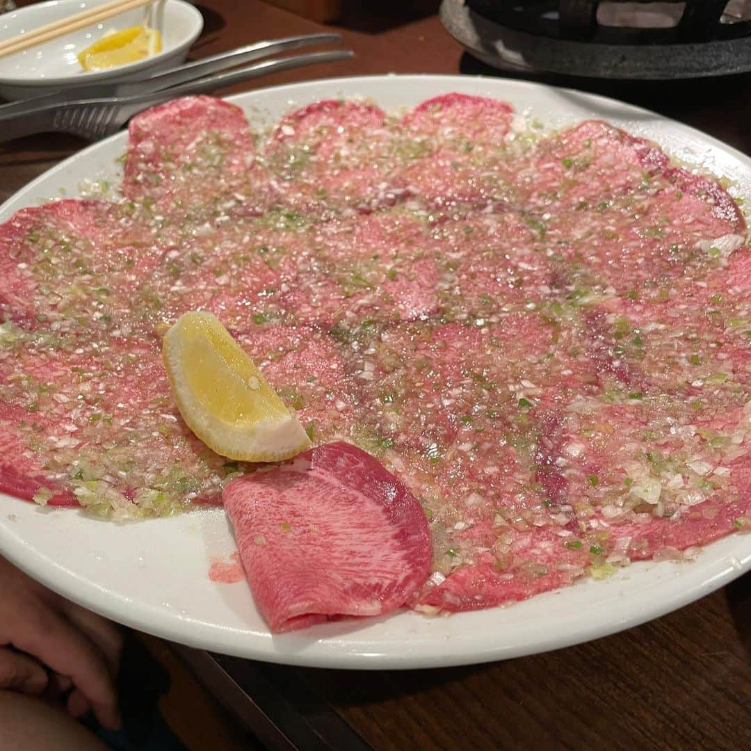 永島知洋さんのインスタグラム写真 - (永島知洋Instagram)「ボートレース徳山の時はぜひ。 焼肉「まんぷく苑」 ここのネギタン塩が最高で。 さらに！ ネギ飯卵がまたまたたまらない！ もうこの笑顔が自然にでますねん。 ウマヤマ！ が決まっておりました。 #永島知洋 #内山信二 #焼肉 #まんぷく苑 #徳山 #ボートレース徳山 #徳山グルメ」6月23日 9時48分 - tomohiro.nagashima