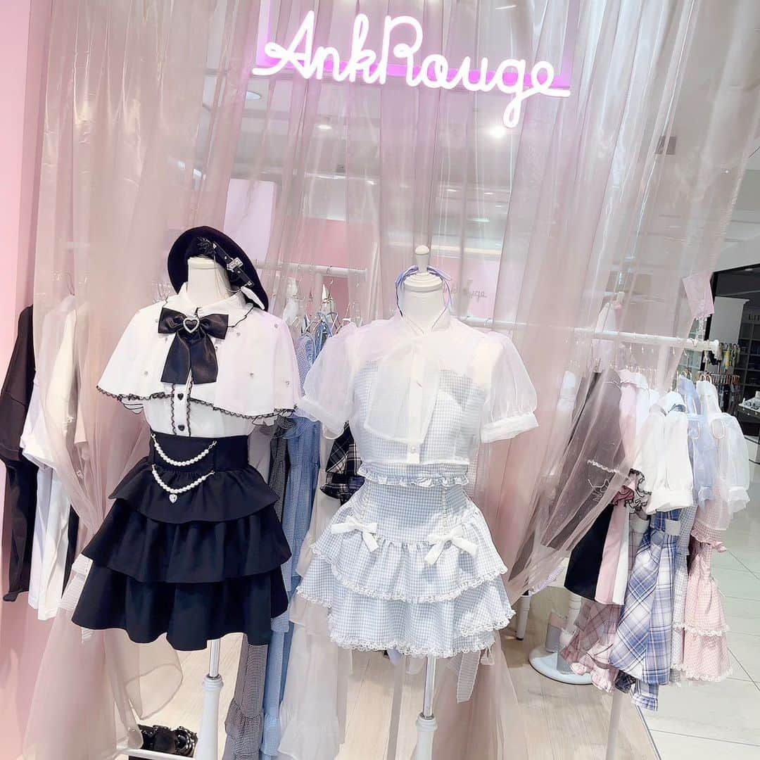 Ank Rougeさんのインスタグラム写真 - (Ank RougeInstagram)「【 SHOP NEWS 】  本日6月23日〜 ARCHE SUMMER SALEスタート💙✨  @ankrouge_omiyaarche   Ank Rougeでは2点以上のおまとめ買いで 定価より4️⃣0️⃣%OFF❕❕ ※一部除外あり  皆様のご来店お待ちしております♡」6月23日 10時03分 - ankrouge_official