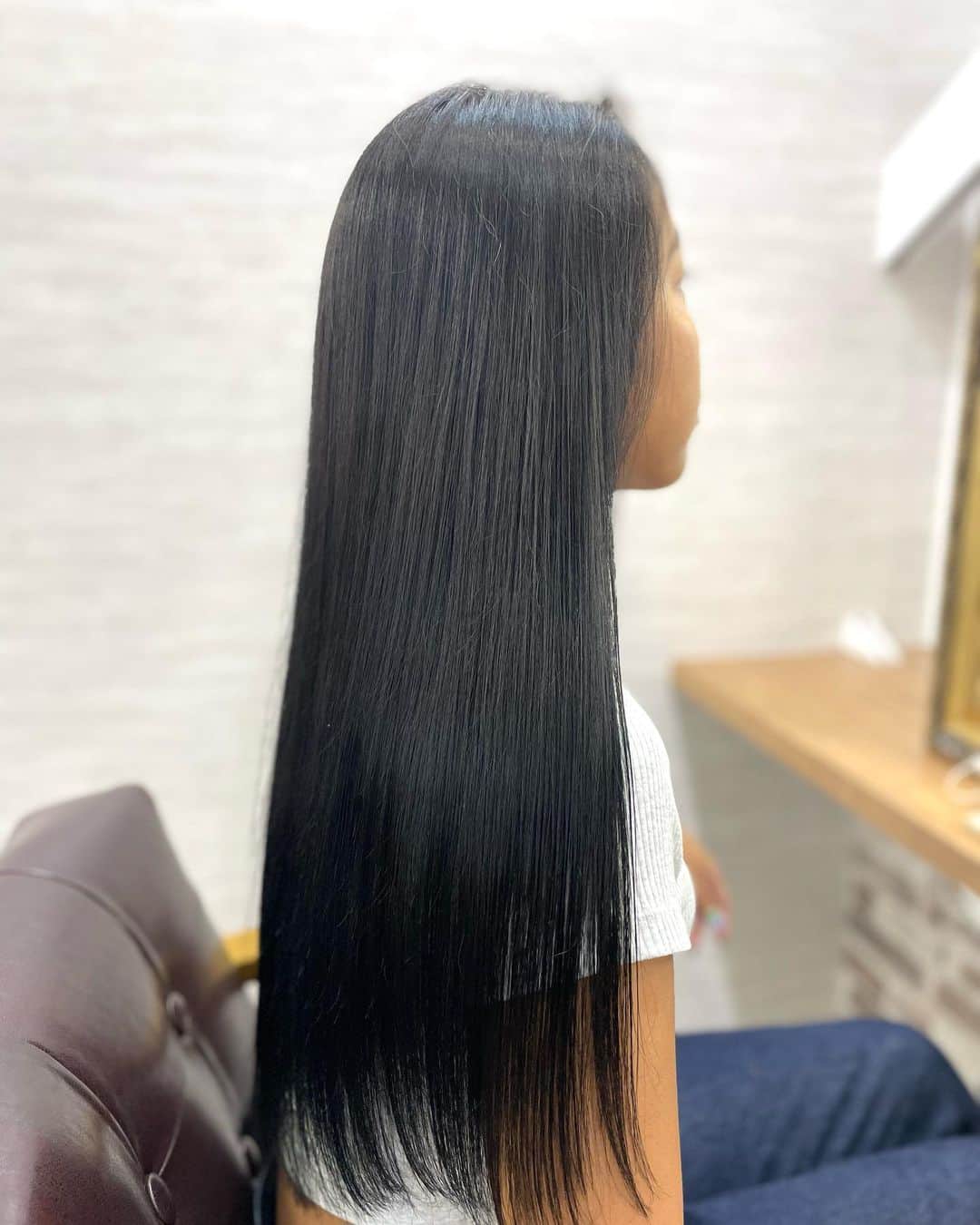 salon PRATiNO(サロンプラチノ)のインスタグラム：「. #黒染め #暗染め  かっこいいブルーブラック😎  . . .  #hair#pratino#clavis#ハイトーン#韓国ヘア#デジパ#縮毛矯正#名古屋美容院#栄美容院#ショートカット#ウルフカット#透明感カラー#クラビス#酸熱トリートメント#ダメージ毛#ヘアサロン#女性スタッフのみ#ボヤージュコスメ #白髪染め#ペールカラー#エクステ#シールエクステ#ヘアメ#アイブロウ#メンズアイブロウ#メイク#ファイバープレックス」
