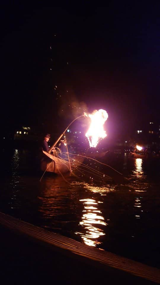 上杉隆のインスタグラム：「「おもしろうて　やがて悲しき　鵜舟かな」🛶🦆」