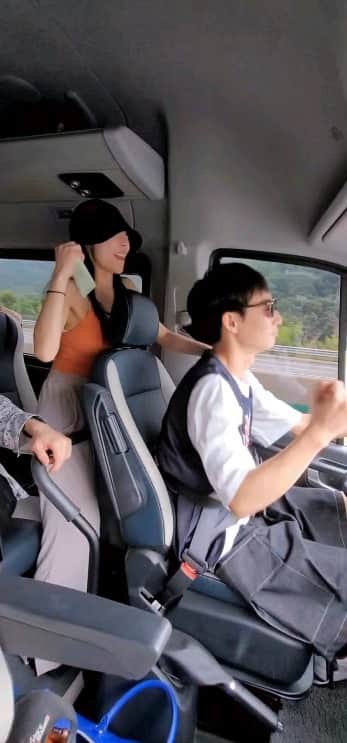 ダヒのインスタグラム：「리허설하러가는  우리들의 모습」