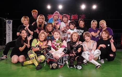 高橋奈苗のインスタグラム：「🔥🔥  2023.6.17 堀田祐美子選手３８周年記念大会  🔥🔥  とても熱くてあたたかい空間でした。  堀田さん、38年もプロレスラーを続けてくださりありがとうございます‼️  こちらの大会の配信アーカイブは6月いっぱい見れちゃうそうなので、見れてない方はぜひ💁‍♀️ こちらから。  https://yumikohotta.theshop.jp  @nanae_passion_  follow me!  通販ショップ➡︎ https://jungarian.thebase.in/  #プロレス #高橋奈七永  #ナナエ #パッション #passion #女子プロレス #人間国宝 #japan #nanaetakahashi #堀田祐美子 #感謝」