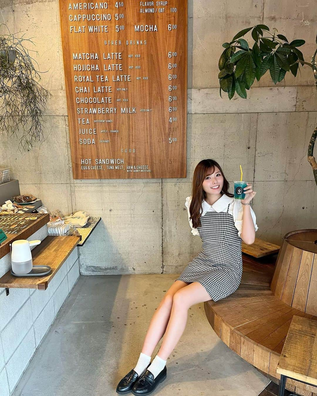 YOUKORINさんのインスタグラム写真 - (YOUKORINInstagram)「🌿‬ @9bordencoffee   海遊館の近くのカフェ☕️ 雑貨もあってオシャレやった🩵  #大阪#関西#大阪カフェ#大阪港#海遊館#osaka#カフェ巡り#9bordencoffee#築港カフェ」6月23日 11時32分 - xxy0uc0riinxx