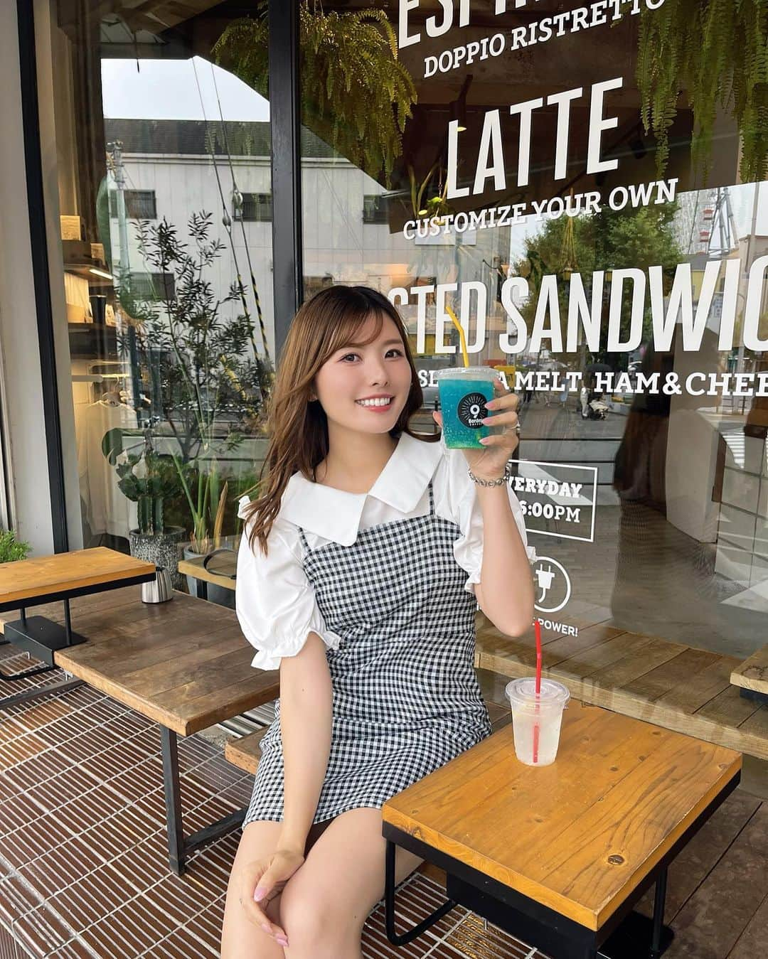 YOUKORINさんのインスタグラム写真 - (YOUKORINInstagram)「🌿‬ @9bordencoffee   海遊館の近くのカフェ☕️ 雑貨もあってオシャレやった🩵  #大阪#関西#大阪カフェ#大阪港#海遊館#osaka#カフェ巡り#9bordencoffee#築港カフェ」6月23日 11時32分 - xxy0uc0riinxx