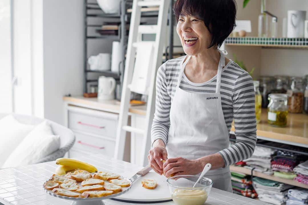 栗原はるみ「ゆとりの空間 」さんのインスタグラム写真 - (栗原はるみ「ゆとりの空間 」Instagram)「. ＼トークイベント開催！／ Pascoプレゼンツ 「栗原はるみさんとL'Ovenで愉しむティーパーティ」🍞  8月17日（木）、栗原はるみと一緒に午後のひとときを過ごす トークイベント「栗原はるみさんとL'Ovenで愉しむティーパーティ」を 開催いたします。  栗原はるみが大好きなL'Ovenのパンとドリンクを味わいながら、 一緒に夏の午後を過ごしませんか。  期間中、Pascoのオンラインショップにて対象商品をご購入し、 ご応募いただいた方の中から抽選で30名さまをご招待いたします。  みなさまのご応募をお待ちしております！  ---------------------------- トークイベント 「栗原はるみさんとL'Ovenで愉しむティーパーティ」 ----------------------------  ■開催日時：2023年8月17日（木）14時～15時予定 ■開催場所：東京都内（ご当選者さまにのみご連絡いたします） ■当選者数：30名さま ※厳正な抽選のうえ、ご当選者さまのみに、 ご応募時に入力いただいたメールアドレスにご連絡いたします （2023年7月下旬以降を予定）。  ＜応募概要＞ ■応募・対象期間：2023年6月16日（金）～7月23日（日） ■応募条件： ・期間中にPascoのオンラインショップで対象商品いずれか1点をご購入いただいた方 ・満20歳以上の方 ※1商品のご購入ごとを1口として、お一人さま何度でもご応募が可能です。 ただし、当選は1回限りとなります。  応募方法や対象商品など、詳細はこちら🔍 http://www.pascoshop.com/yutori_event202308  ＜お問い合わせ窓口＞ 「Pasco presents 栗原はるみさんとL'Ovenで愉しむ ティーパーティご招待キャンペーン」事務局 https://www.pascoshop.com/Form/Inquiry/InquiryInput.aspx  #LOven #ルオーブン #Pasco #パスコ #栗原はるみ #焼きたてパン #冷凍パン #ルオーブンのある暮らし #パン #イベント」6月23日 12時00分 - yutorino_kukan