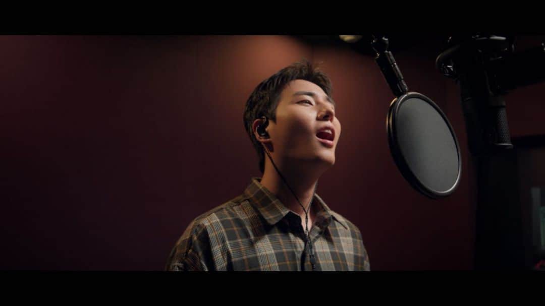 のインスタグラム：「ㅤ Young K "Better Day" M/V  youtu.be/Ufz08e09ZAY  Released Now! ✨ Digital Single <SONGS THAT CARE : Better Day>  #DAY6 #데이식스 #YoungK #SONGS_THAT_CARE #Better_Day #JYP_EDM #JYP  @from_youngk」