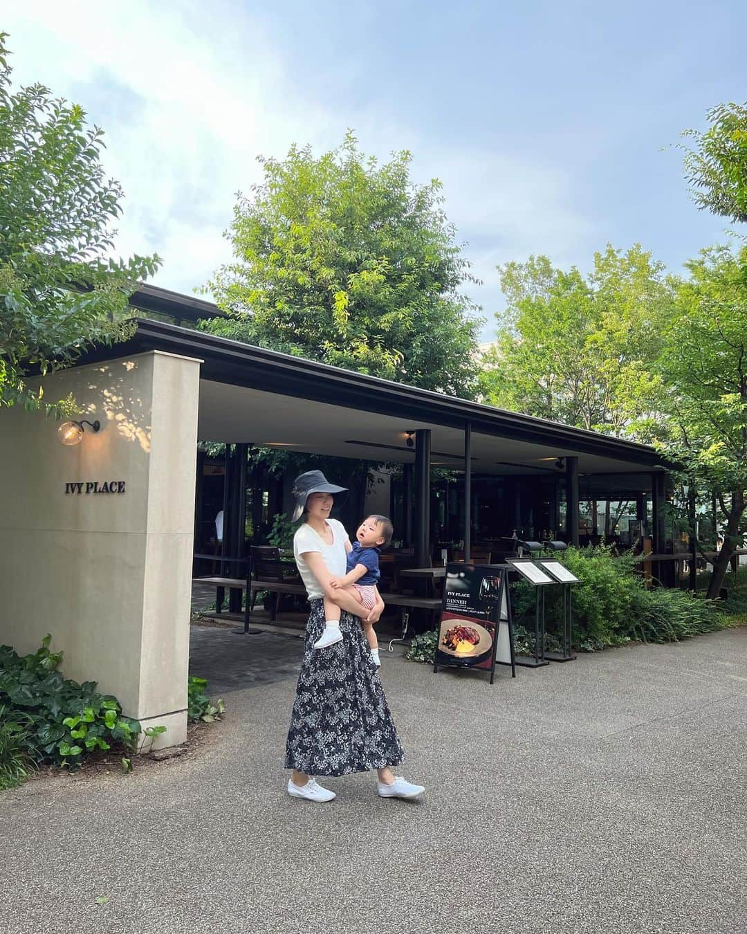 HALCAのインスタグラム：「🌤️🌿🚶‍♀️🥤🧼」