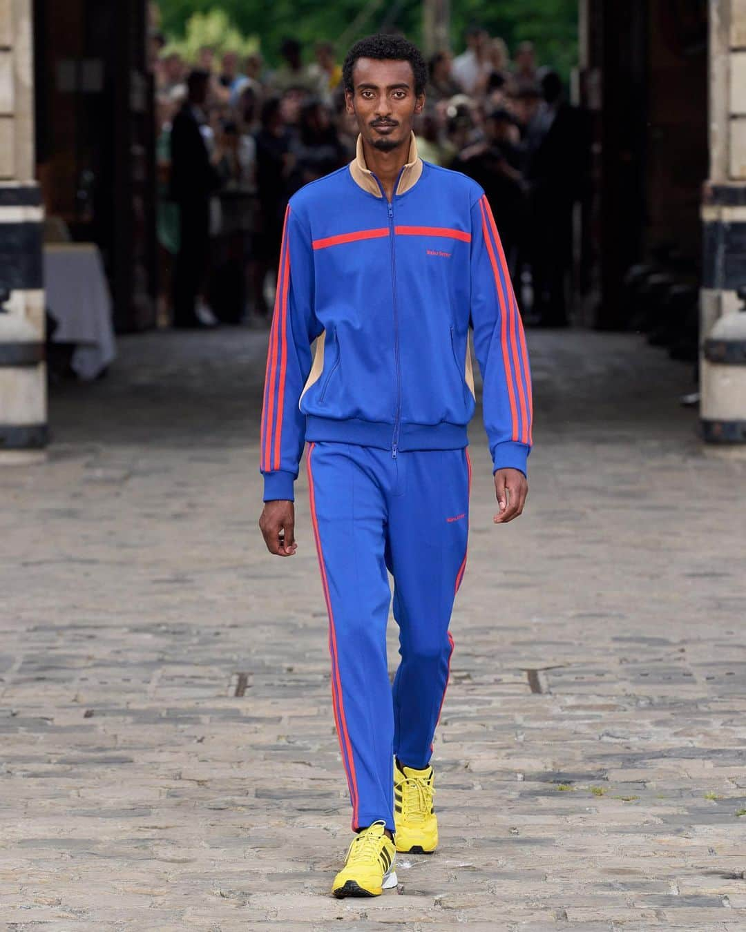 adidas Runningさんのインスタグラム写真 - (adidas RunningInstagram)「From the running track to the runway.  @yomif_kejelcha and @tamirattola were spotted walking the catwalk for Marathon: @walesbonner’s Spring Summer 2024 show in Paris.  #adidasOriginalsbyWalesBonner #adidasRunning」6月23日 18時36分 - adidasrunning