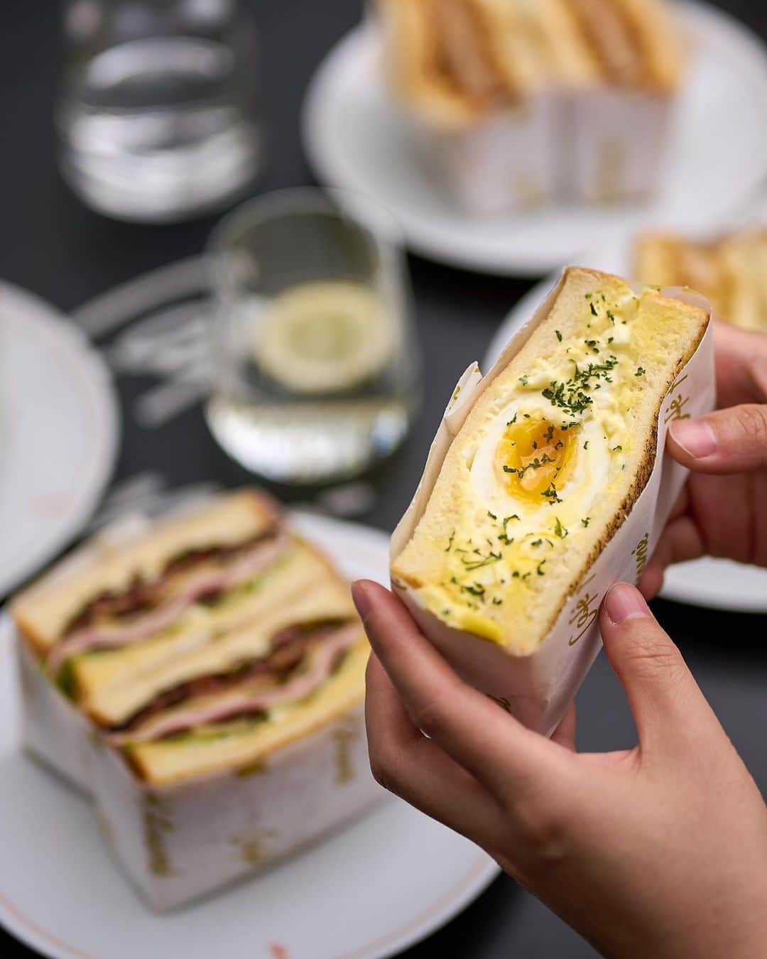 Café Kitsuné Parisさんのインスタグラム写真 - (Café Kitsuné ParisInstagram)「New to the table: Savoury Summer Menu in our Chinese #CafeKitsune locations 🍽️  From traditional Sandos to Mediterranean-inspired dishes, come try our bright and savory new specialties for lunch, happy hour, and dinner with friends! - 👉 Café Kitsuné Shanghai Xintiandi⁠⠀ Units 104, 105, 240, No.123 Xingye Road, Xintiandi South, Shanghai, China⁠⠀ Monday-Sunday: 11am-8pm  - 👉 Café Kitsuné Beijing North Taikoo-Li, Sanlitun N4-17a&28 Beijing Monday-Sunday: 10am-10pm」7月5日 17時00分 - cafekitsune