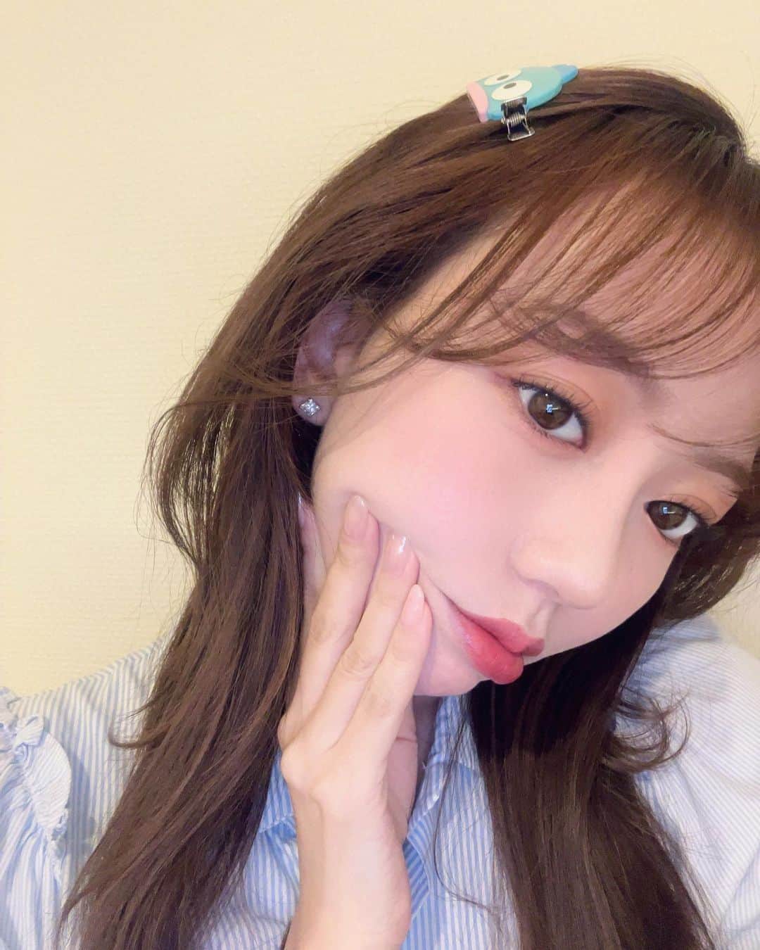 野島樺乃のインスタグラム：「. . . . 最近のお気に入り ハンギョドンクリップ . . . まつ毛と眉毛は @mm__minami さんに 整えてもらったから調子良いです☺︎‬ . . #ハンギョドン  #まつパ  @mm__minami  @futuro_eyelash」