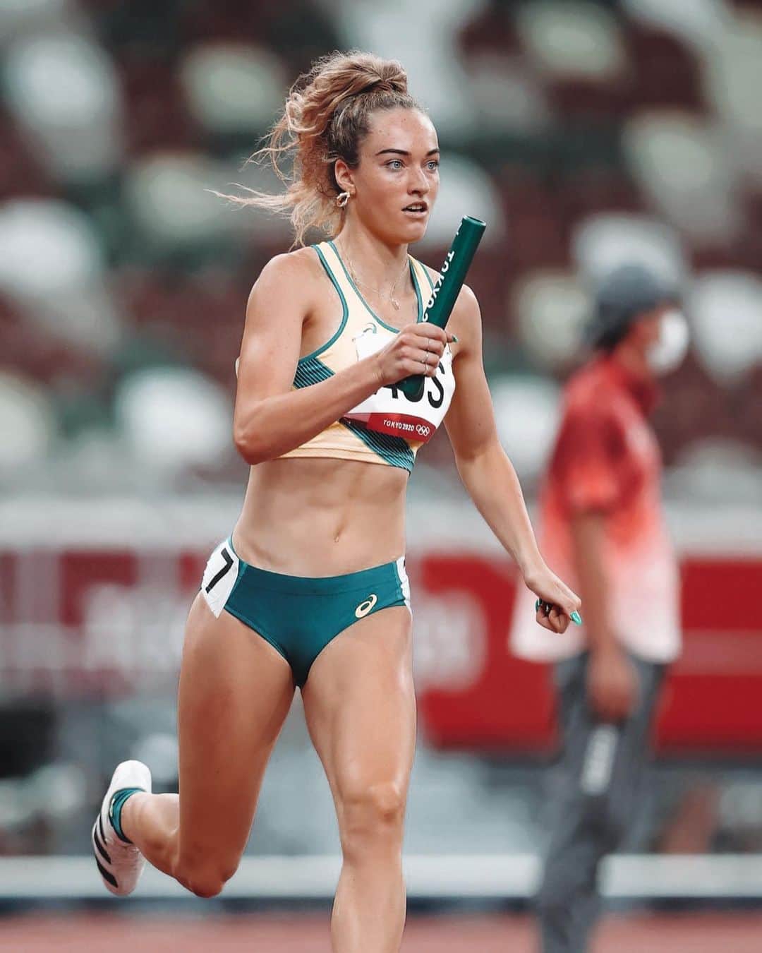 Ellie BEERのインスタグラム：「happy olympic day 💛💚 forever grateful @ausolympicteam  #olympicday」