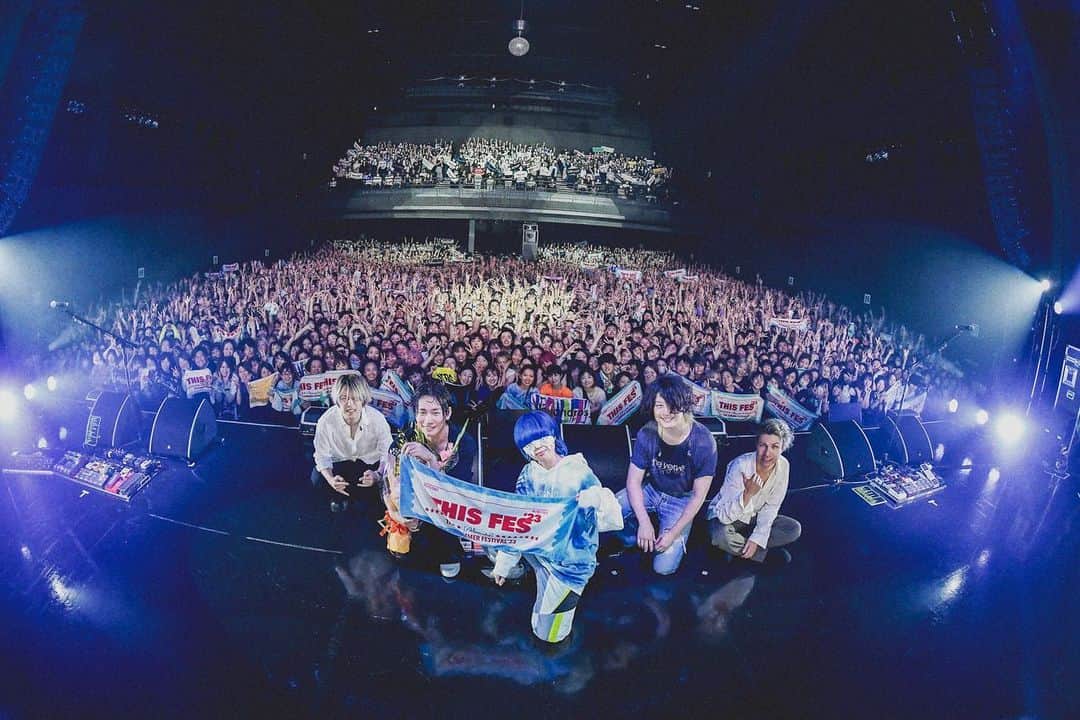 yamaのインスタグラム：「｢THIS SUMMER FESTIVAL TOUR '23｣ #ディスフェス 06/22 大阪熱かったな 最高の夜 ありがとうございました！  #THISFES  #Alexandros」