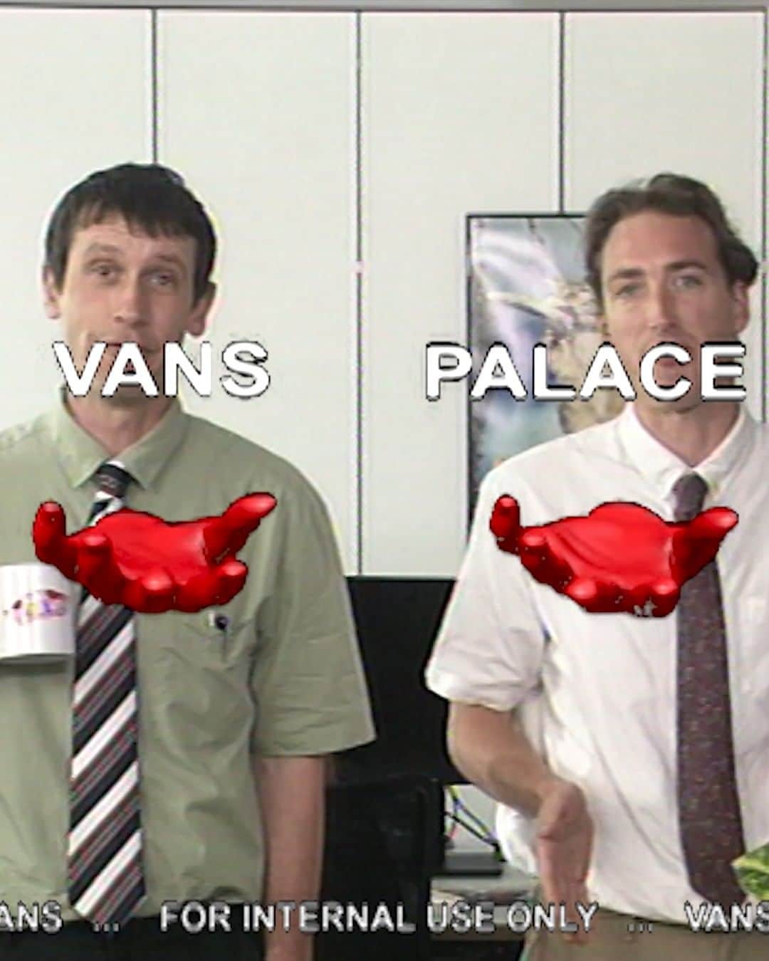 ヴァンズのインスタグラム：「VANSとPALACE SKATEBOARDSの新たなコラボレートシューズが到着。  その最新作は名作「HALF CAB」と現在では廃盤となってしまった「Skate MC 96」を融合させた、全く新しいスタイル「PALACE VANS LOW」。ユーモアたっぷりの「VANS社内研修ビデオ」でシューズの特徴を学ぼう。  Palace Vans Low コレクションは6月24日(土)11時よりPALACE SKATEBOARDS TOKYOとPALACEオンラインストアで販売開始。  詳しくはwww.vans.co.jpでチェックしよう。  @palaceskateboards」