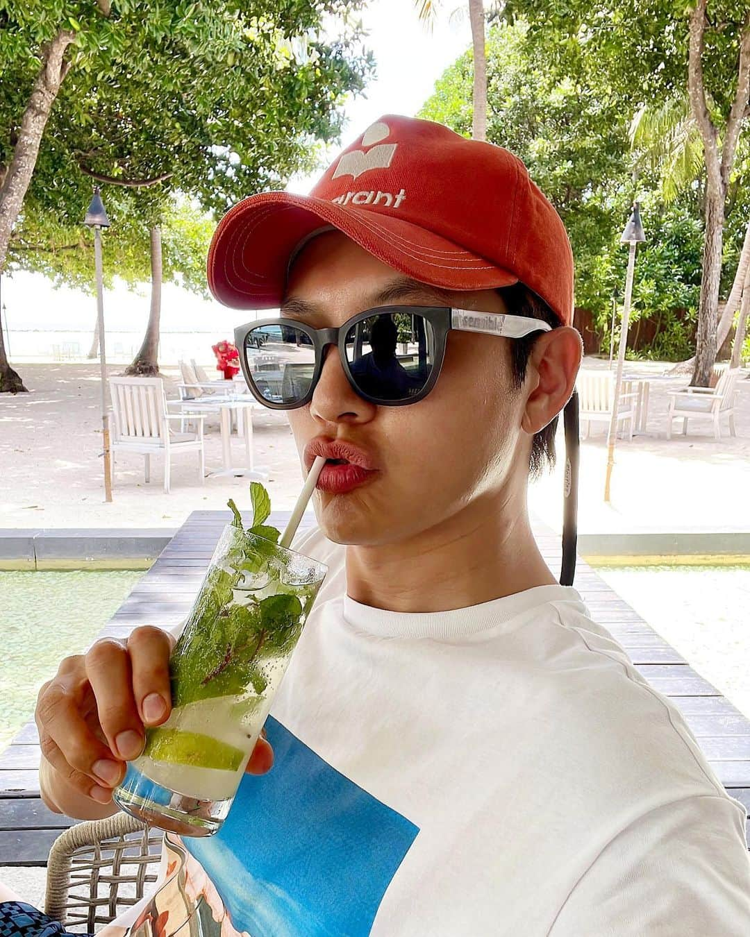 SE7ENのインスタグラム：「#모히또에서몰디브한잔🍹」