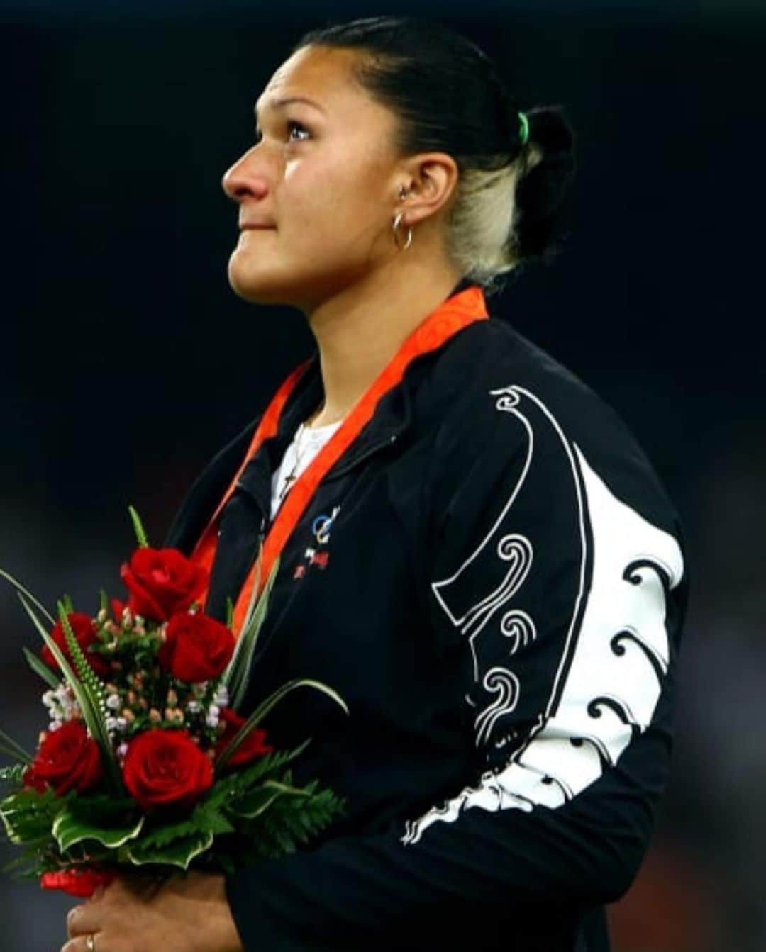 バレリー・アダムスさんのインスタグラム写真 - (バレリー・アダムスInstagram)「. 5 Olympic Games 💙💛🖤💚❤️ 4 Medals 🥇🥇🥈🥉 3 decades spanned 🕓🕛🕗 2 babies👧🏽👦🏽 1 Valerie 👸🏽  Happy Olympic Day 🥳💫」6月23日 14時19分 - valerieadams84
