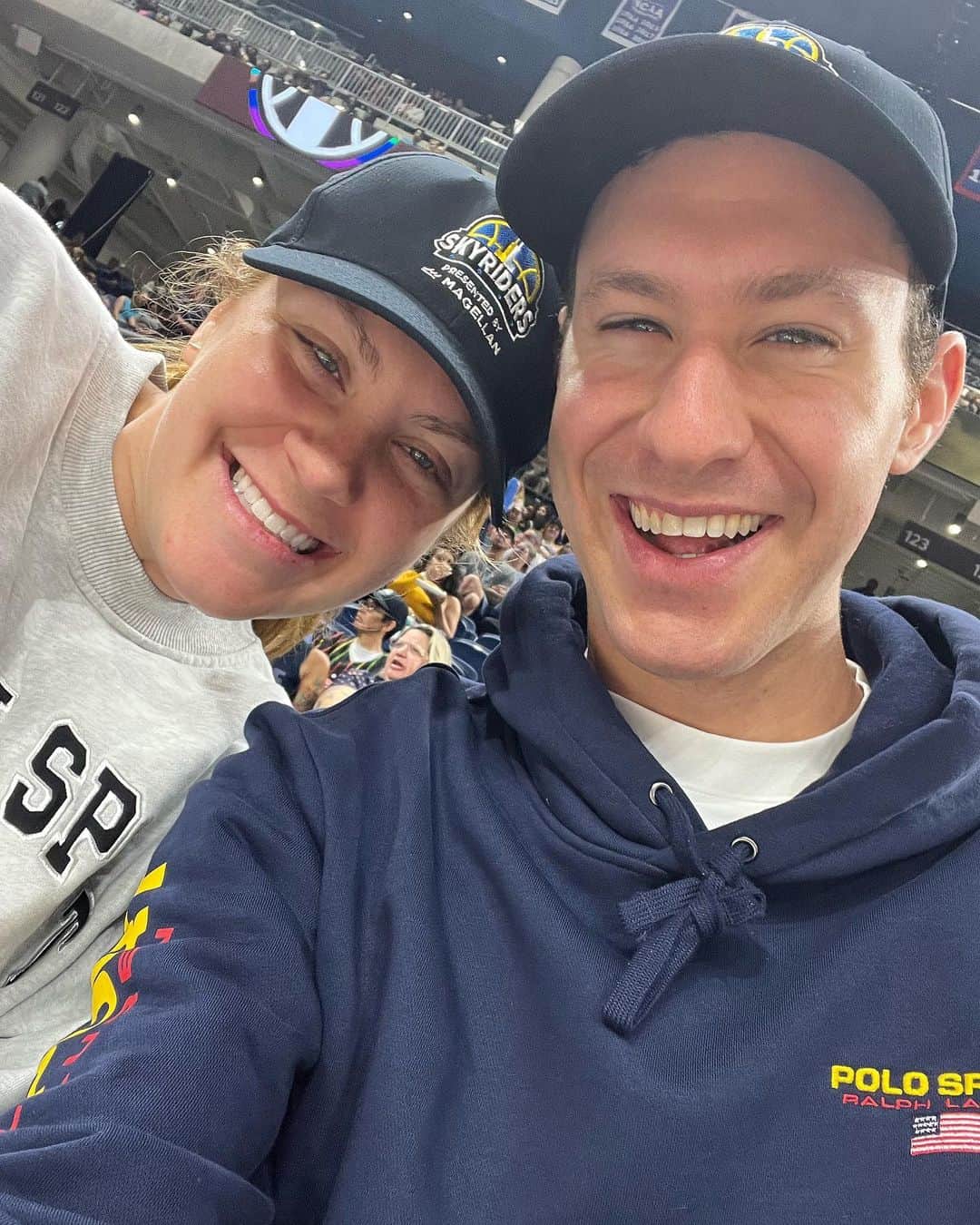 ジェイソン・ブラウンのインスタグラム：「The Sky 🏀🙌  @chicagosky #chicago #wnba #basketball #sky @wnba @wintrustarena」
