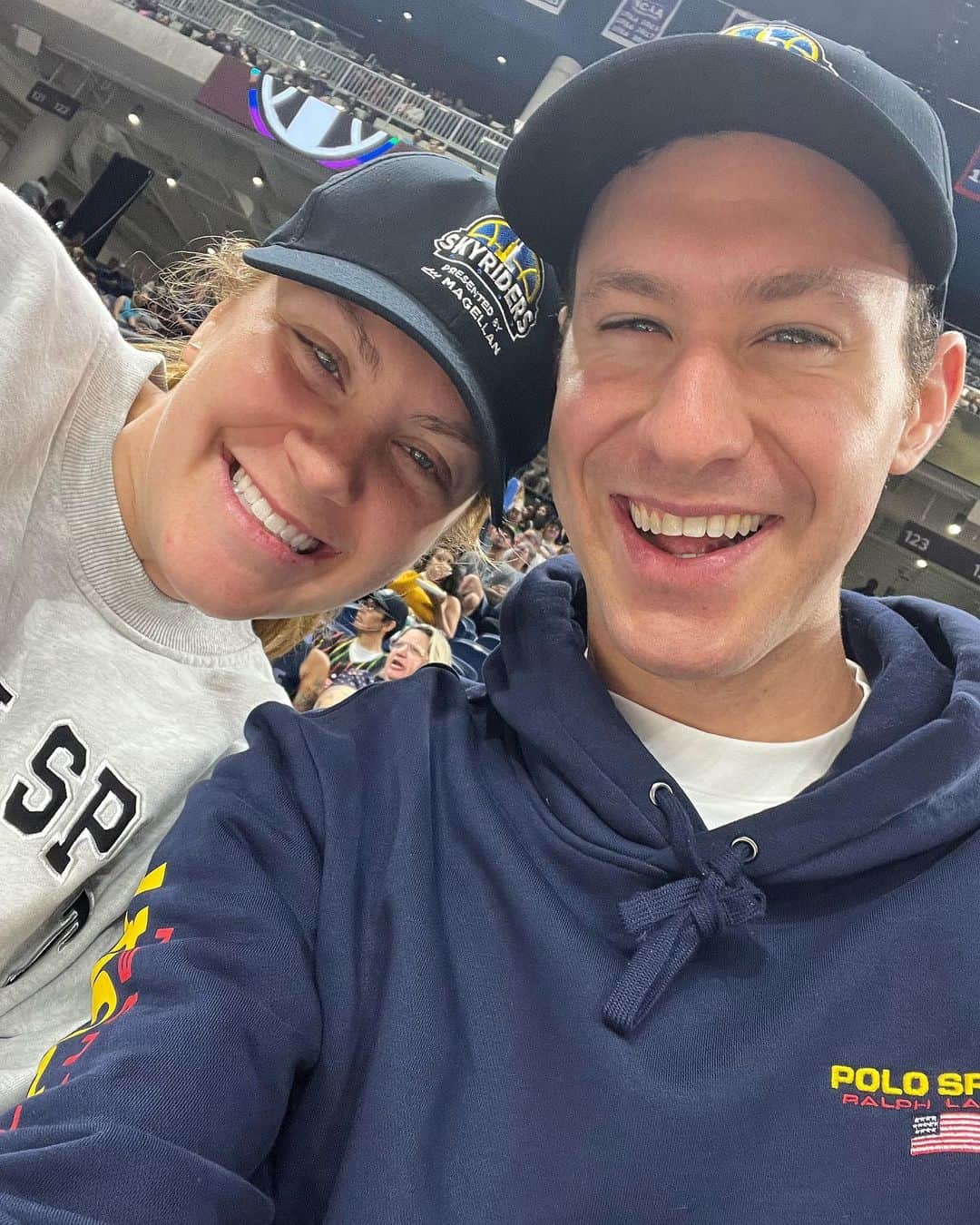 ジェイソン・ブラウンさんのインスタグラム写真 - (ジェイソン・ブラウンInstagram)「The Sky 🏀🙌  @chicagosky #chicago #wnba #basketball #sky @wnba @wintrustarena」6月23日 14時31分 - jasonbskates