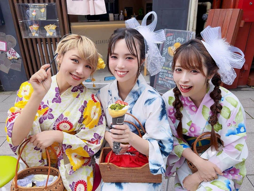 yokoのインスタグラム：「. まだまだ7/19 yokofes告知続きます🩵  こちらは伊集院クラスの歌メンバーみのりさん、えりーさんにお願いしまして  (( WINDING LOAD 絢香×コブクロ ))  @minori_burlesquetokyo  @ery_burlesque   3人で歌わせて頂きます🩷 こちらは1部と3部予定です🎀  大好きなこの歌！！！ みんなが知っててみんなで歌える曲！ そしていろんな思いが沢山詰まってる曲。。 この曲に沢山元気づけられたから みんなのことも元気づけられるようにこちらを選びました🥰🫶🏻 いっぱい練習して、みんなの心にお届けできるように頑張ります💕  . . . . . . . . .  #yokofes2023 #yokofes #birthday #エンタメ活動を止めない #burlesque#バーレスク東京#ダンサー#透明少女#ショーダンサー#blue#showdancer#model#hairmake#makeup#love#ootd#fashion#instagood#instalike#instafashion#tokyo#white #오오티디‭#셀카 #お洒落さんと繋がりたい#カメラ好きな人と繋がりたい#モデル#東京」