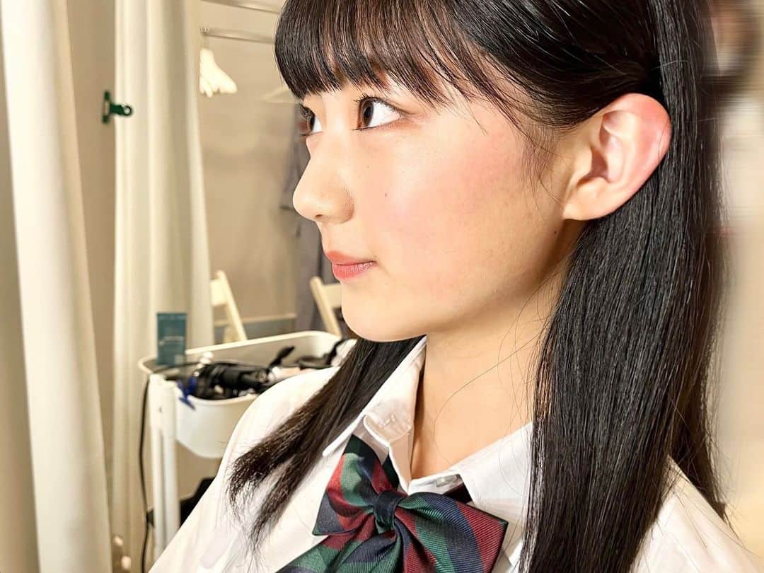 芸能プロダクション　アイリンクのインスタグラム：「・  #寺田沙希 の宣材撮影オフショットです📸  ちょうど１年前に撮影した前回の宣材とは かなり印象が変わり すっかり大人っぽくなった寺田ちゃん。  成長を感じた撮影でした✨  #アイリンク #芸能事務所 #芸能プロダクション #宣材写真  #オフショット #高校2年生」