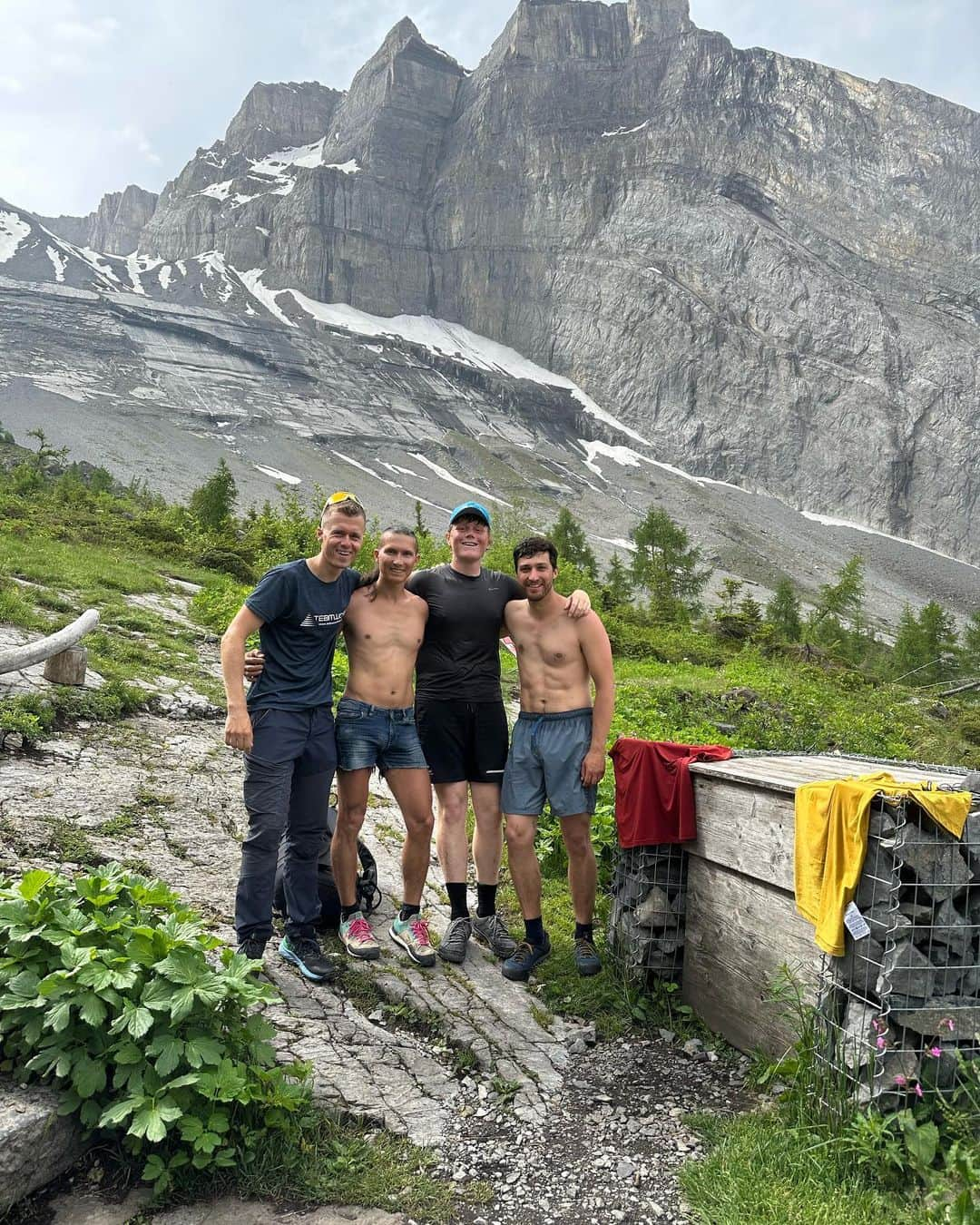 ルスタン・ゲルマノフさんのインスタグラム写真 - (ルスタン・ゲルマノフInstagram)「Hike&fly in Switzerland with friends give me so many bright emotions. Learnt many new thighs about paragliding last days. I fully dive into paragliding world. One year I'm under the wing it is incredible. Flying is fun - @simon.doornenbal」6月23日 16時07分 - gelmanovrustam