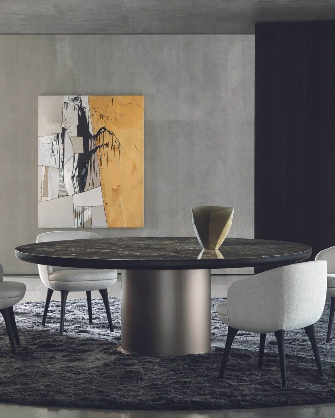 Minotti Londonさんのインスタグラム写真 - (Minotti LondonInstagram)「A family of dining tables whose essential form is cleverly expressed in the harmonious dialogue between the veining of the marble tops and the rounded support that holds them.  The top surfaces, enriched by the natural streaks and enhanced by the power of the marble, lend a value of uniqueness to this family of tables.  @rodolfodordoni design.  Tap the link in our bio to discover the Brady dining table.  #brady #minotti #minotilondon #diningtable #interiordesign #design #italianstyle #italianfurniture #madeinitaly #rodolfodordoni」6月23日 16時25分 - minottilondon