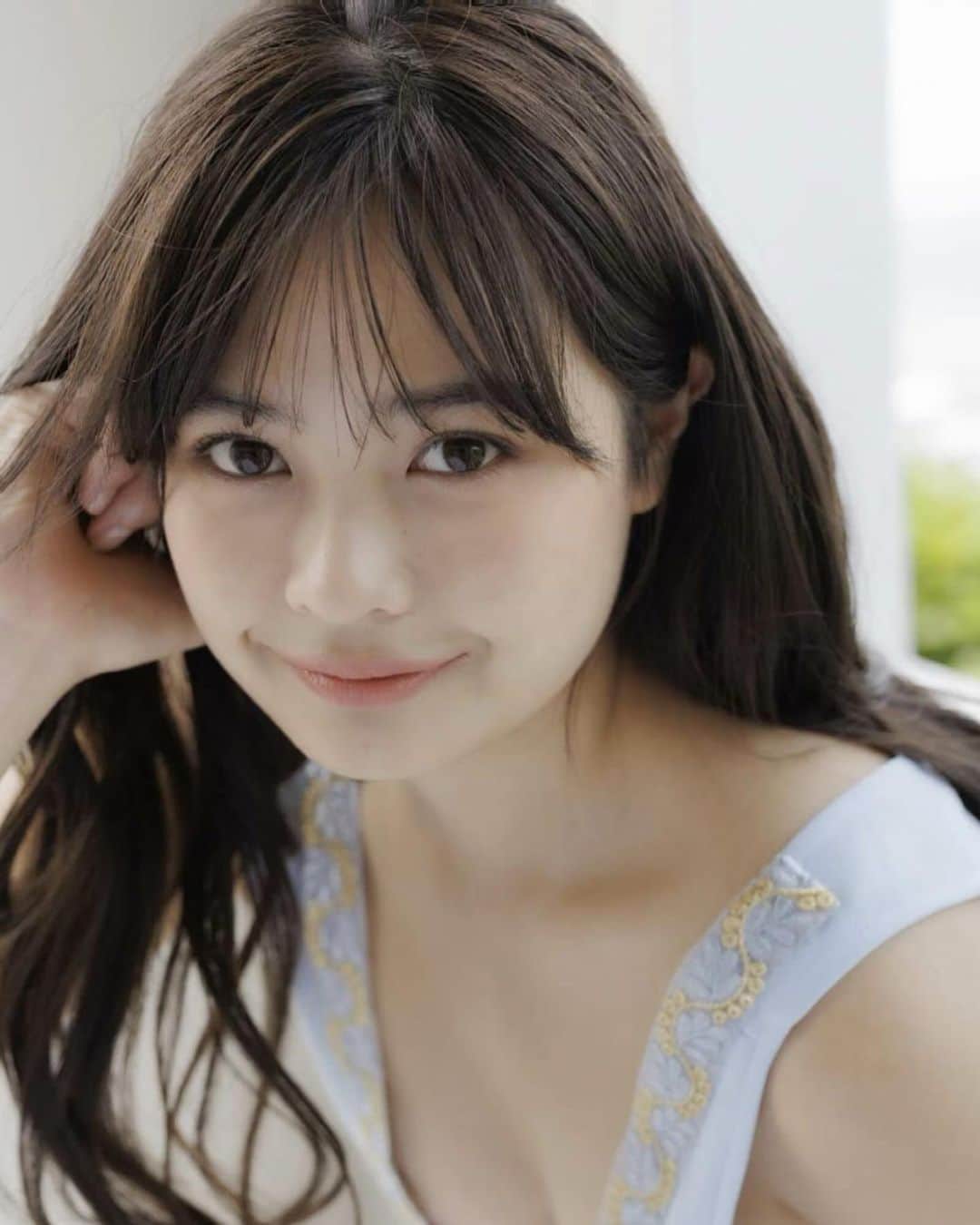 西本ヒカルのインスタグラム：「・ 【お知らせ】  本日6月23日（金）より、  最新DVD📀「微熱時代」が 竹書房様から発売されます。  是非沢山の方に観ていただけたら 幸いです☺︎」