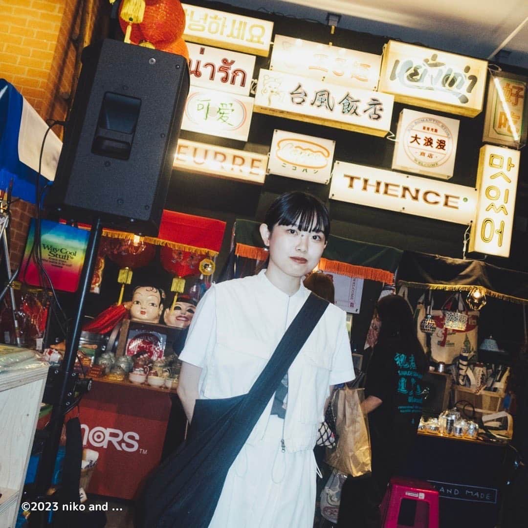 niko and ...さんのインスタグラム写真 - (niko and ...Instagram)「.  🏮niko and ... ASIAN MARKET🏮 _______________________________   6月22日(Thu)に開催した 『ニコの夜市』のイベントスナップ✨  📍niko and ... TOKYO _______________________________  ニコアンドがアジアの夜市に変身⁉️ アジア旅行気分が味わえる ASIAN MARKETの前夜祭『ニコの夜市』のスナップです✨  🎵DJブース🎵 @yonyon.j  @yanggao_ngy   当日はたくさんのお客様にご来場いただき 誠にありがとうございました❤️  本日より『ASIAN MARKET』スタートしておりますので ぜひ期間中にお立ち寄りくださいませ🎵 _______________________________  #nikoand #ニコアンド #であうにあう #styleeditorialbrand #uni9uesense #ニコの夜市 #ニコアンドのアジアンマーケット #DJイベント #YonYon  #MOOLA」6月23日 16時46分 - nikoand_official