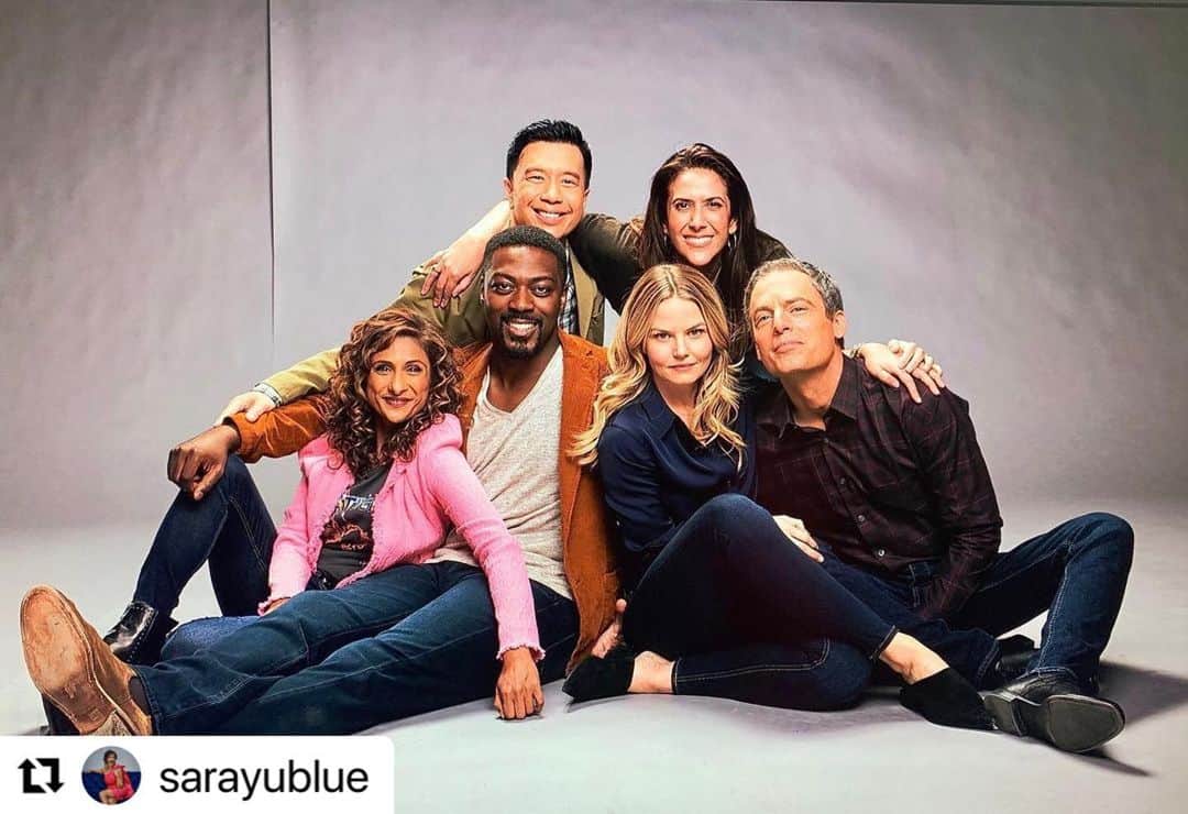 レジー・リーのインスタグラム：「#FBF 2019. This is where I met the ultra-luminous and ultra-talented @sarayublue .  Thank you for the reminder dear friend! Written by the amazing @rinasuzanne ! What a cast! Miss you all! #goodhairdays   #Repost @sarayublue with @use.repost ・・・ It can be so wild to look back and see all the projects that never quite made it. Kind of amazing, kind of💔, and very much the zig zaggy career we signed up for.   Was recently reminded of this little gem. This was “Under the Bridge,” a pilot we shot in 2019, written by, @rinasuzanne, directed by victoriamahoney. I loved this cast & @crew so much. And special s/o to @raibmason because LOOK AT MY HAIR.   Fun to look back. And I’m so thankful for all the wonderfulness I have to look back on.   What a ride, “this crazy thing called life…”  #FBF #UndertheBridge」