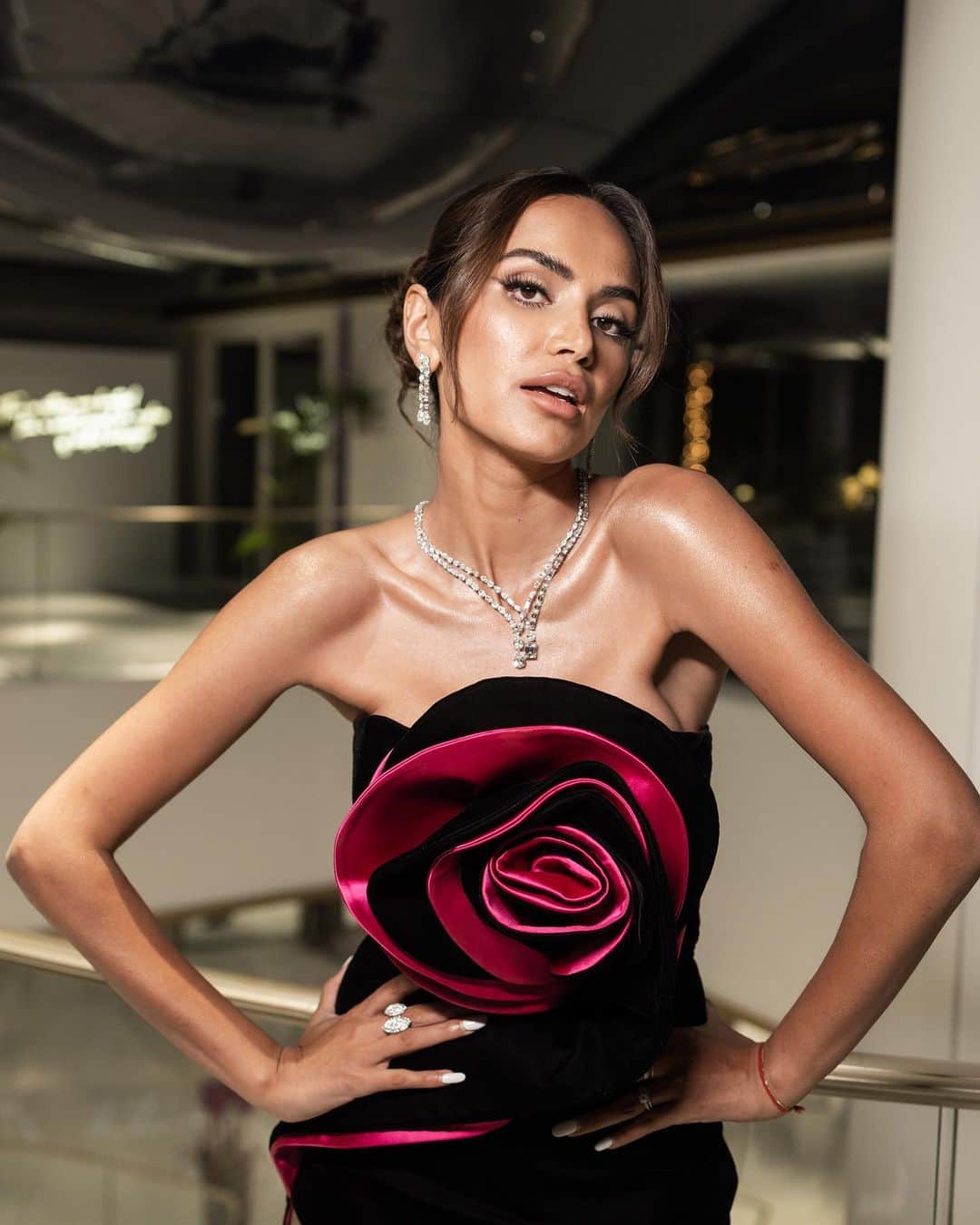 Diipa Büller-Khoslaのインスタグラム：「Cannes after hours 🥀  Dress by @kamilla_purshie  Jewellery by @nourbyjahan Shoes by @jimmychoo  Styled by @thomasgeorgewulbern Make-up by @tina_derkse Hair by @franckprovostparis  Shot by @natashagillett.art」