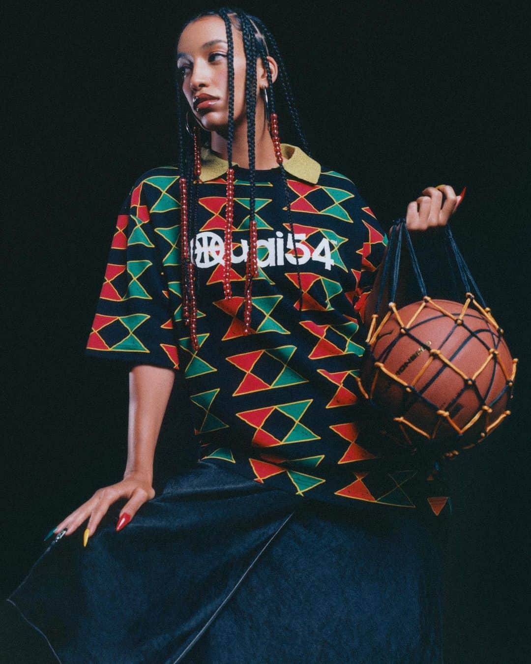 Jordanのインスタグラム：「Express yourself on and off court with the new Jordan X Quai 54 collection. 🏀🌍   Celebrating 20 years of Quai 54 by drawing inspiration from shared heritage of streetball excellence featuring Parisian talents @cheetah369 & @chrostiff these elevated pieces are a symbol of unity, pride, and self-expression.」