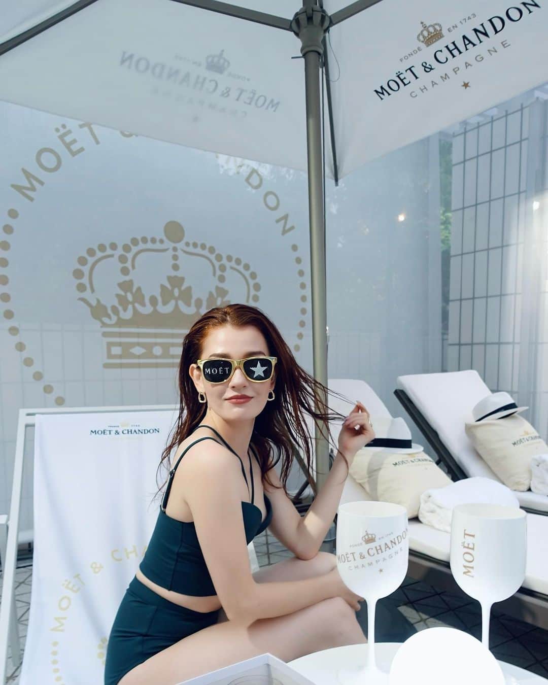 守谷香里のインスタグラム：「・ ANA×Moёt  あすより🥂🍾 モエ・シャンドンの世界観をイメージされた空間がANAインターコンチネンタルホテルに 2023.06.24～2023.9.30まで 期間限定で- ̗̀ 𝙤𝙥𝙚𝙣 ̖́-  一足先にオープニングパーティーを 堪能してきました🫧🥂✨️  とっても素敵空間でしたとさ🫧😮‍💨  8枚目の動画、せっかくプロが撮って下さったんに歩き方下手かよ私。の1枚😂です   #hostedby @moetchandon   #moetchandonbytheskyline  #anaインターコンチネンタルホテル東京  #moetchandon  #モエシャンドン  #sponsored  #drinkresponsibly」