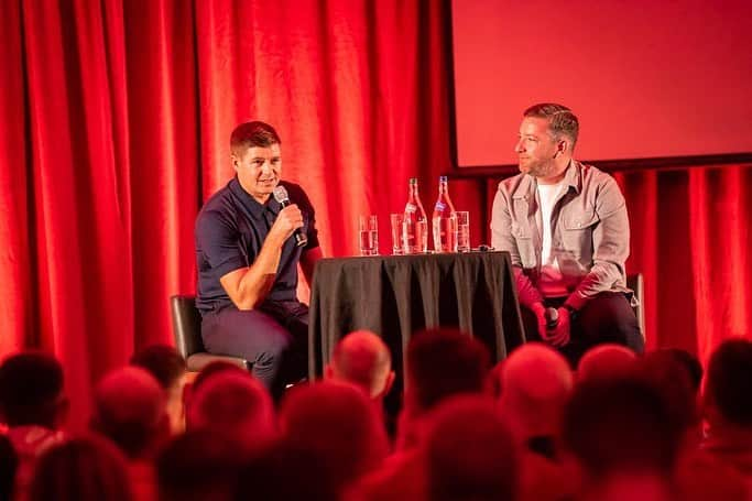 スティーヴン・ジェラードのインスタグラム：「Loved being back in Ireland meeting all the Liverpool fans thank you Mullingar @soccerspeaker」