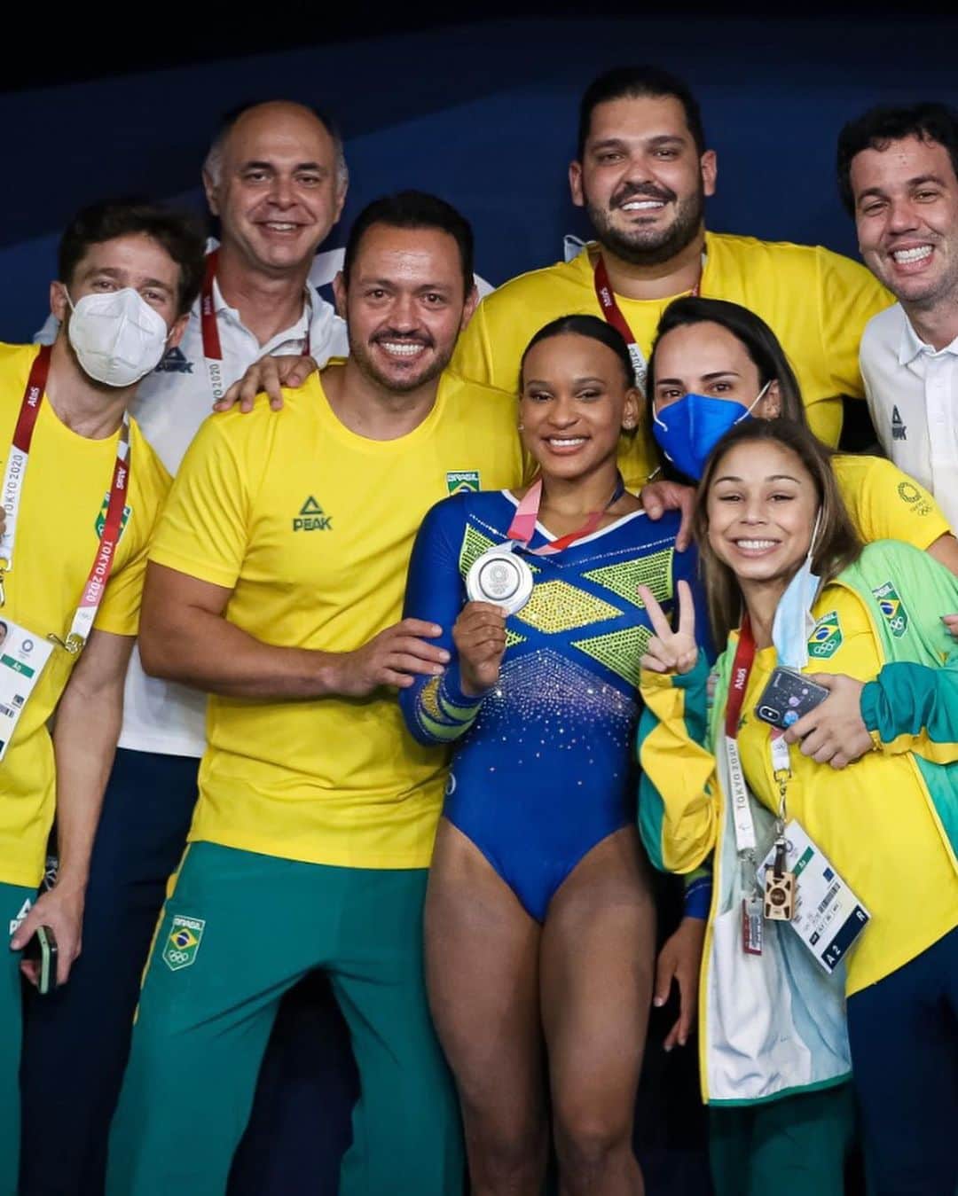 レベッカ・アンドラーデさんのインスタグラム写真 (レベッカ・アンドラーデInstagram)「Dia olímpico!🥹💚💙💛」6月24