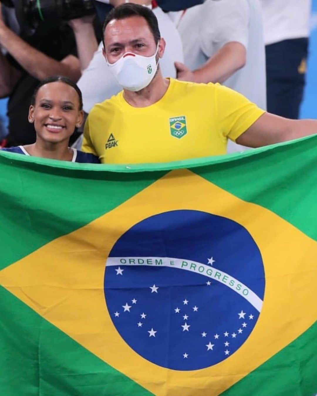 レベッカ・アンドラーデさんのインスタグラム写真 (レベッカ・アンドラーデInstagram)「Dia olímpico!🥹💚💙💛」6月24