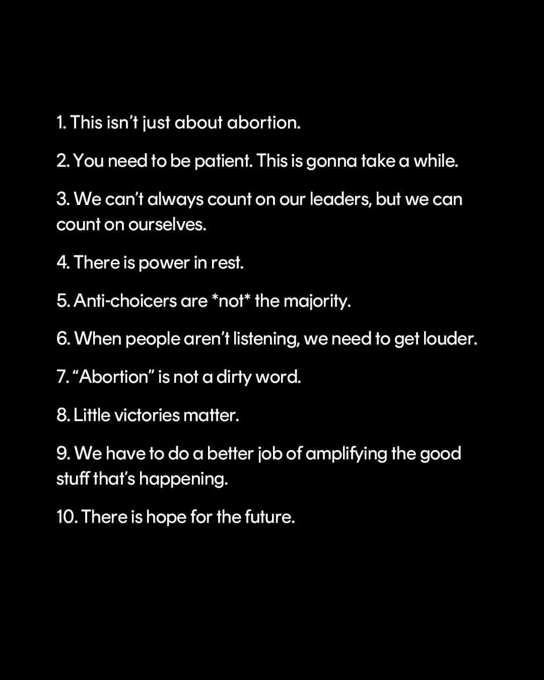 Cosmopolitanさんのインスタグラム写真 - (CosmopolitanInstagram)「We’re not going to lie and say that abortion access in America is in great shape. But we can tell you not to despair. Thanks to the hard work of community organizers, we’ve seen victories both big and small across our country since SCOTUS overturned ‘Roe.’ Here, defenders of reproductive justice share their biggest takeaways to help carry the fight forward.」6月24日 3時30分 - cosmopolitan
