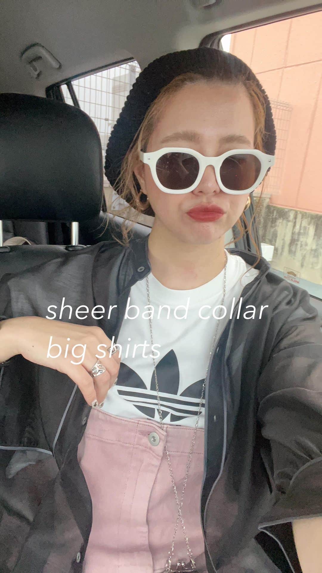 natsupoo0315のインスタグラム：「シアーのパイピング配色ビッグシャツ！ ゆったりシルエットとぽわん袖で さらっと羽織ってもかわいい😌🩷 ブラックLサイズ着てます♡  @classicalelf_official   #クラシカルエルフ #classicalelf #エルフコーデ #タイアップ #uniqlo #gu #zara #ユニクロ #ジーユー #ザラ #zozo #zozotown #zozo購入品 #zozotown購入品 #シアーシャツ #バンドカラー #パイピング #骨格ナチュラル #スポーツカジュアル #大人コーデ #大人カジュアル #プチプラ #プチプラコーデ」