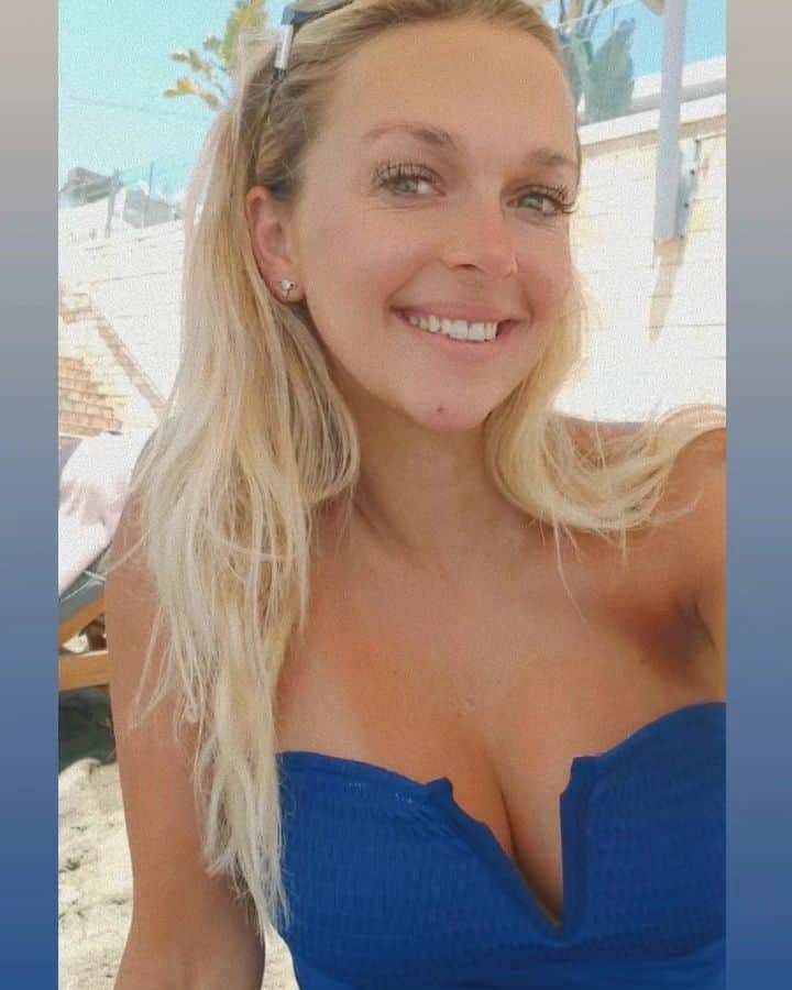 トニア・コーチのインスタグラム：「☀️」