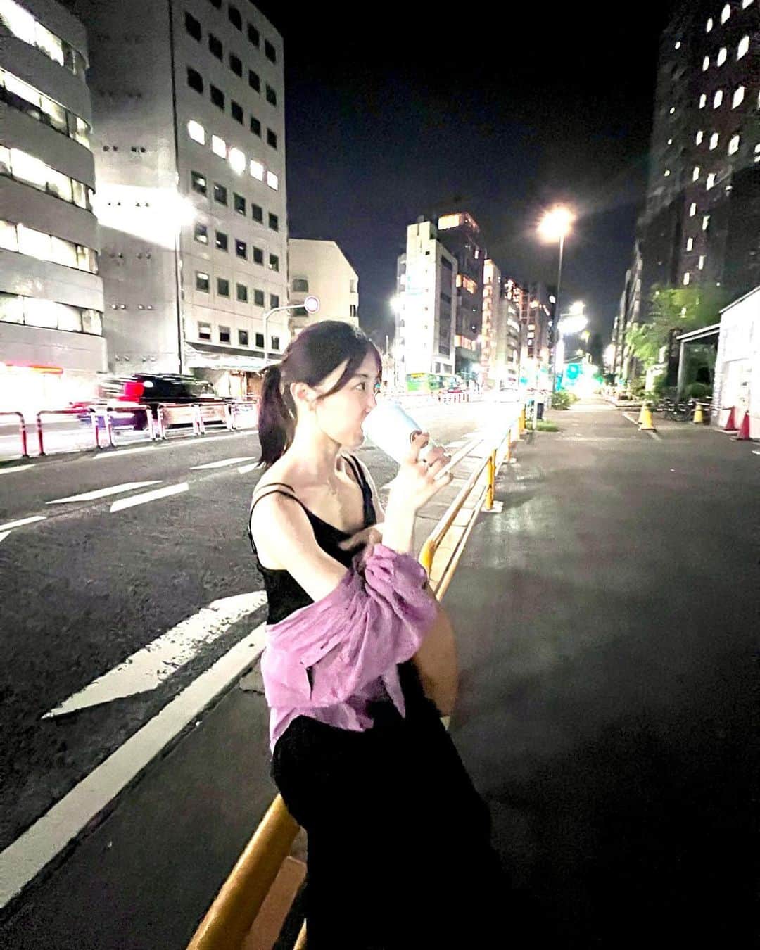 緒方ありささんのインスタグラム写真 - (緒方ありさInstagram)「事務所近くで。 台本取りにいった日。 なるべく1駅2駅は歩くようにしてます。 . 着替えてランニングしたり ウォーキングしに行くの面倒だから、だいたい移動で時間ある時に歩いてる🚶‍♂️  #筋トレ　#トレーニング #デッドリフト #ダイエット　#ありトレ #フィットネス　#ワークアウト  #fitness #workout  #PhilHeath #gym #myroutine  ＃다이어트　#근육단련  #팔로우환영 #일상　#일상기록　#오오티디　#패션그램」6月23日 18時52分 - arisa_ogata